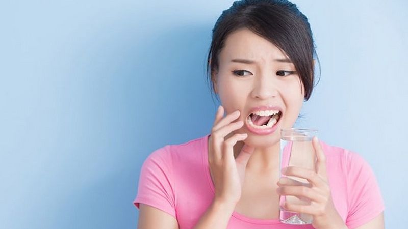 Tác hại của nước đá đối với răng miệng Tác hại của nước đá đối với răng miệng